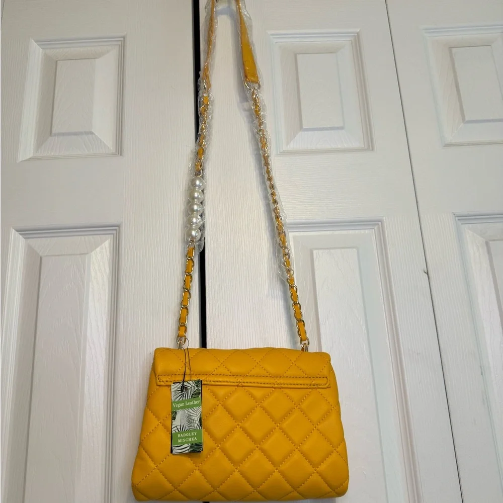 Badgley‎ Mischka Yellow Quilted Crossbody Bag - Picture 2 of 4